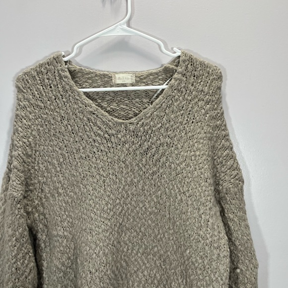 Altar’d State Women’s Grey Popcorn Knit Lovely Lash V Neck Sweater - Picture 12 of 12